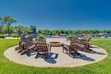 Immaculate, 5 BD 3.5 BA 3,022-sq-ft like-new contemporary in - photo 50