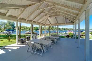 Immaculate, 5 BD 3.5 BA 3,022-sq-ft like-new contemporary in - photo 55