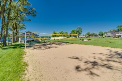 Immaculate, 5 BD 3.5 BA 3,022-sq-ft like-new contemporary in - photo 56