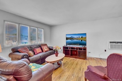 Wide-Line High Ranch featuring 4-5 bedrooms, 2 Full Baths, a Den - photo 7
