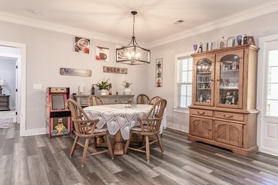 Beautiful newer home with an open floor plan featuring 4 - photo 9