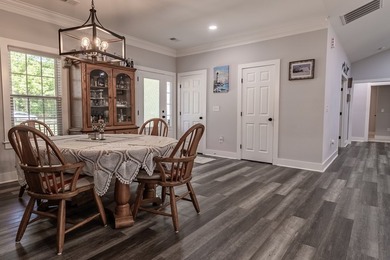 Beautiful newer home with an open floor plan featuring 4 - photo 10