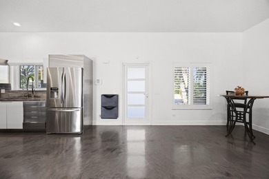 Great investment property tenant in place. Beautifully renovated - photo 5
