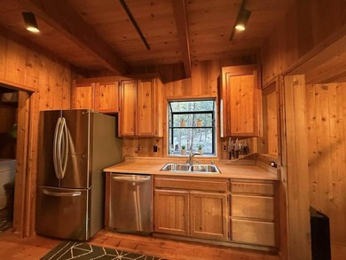Spacious mountain home located in the highly desirable Lake - photo 18
