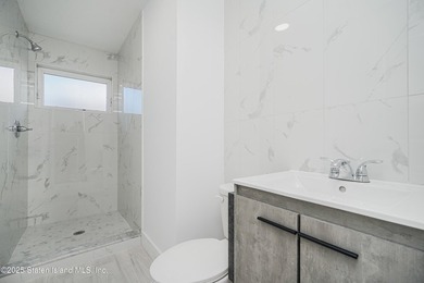 Beautiful New Construction - Semi-Attached Home. Experience - photo 19