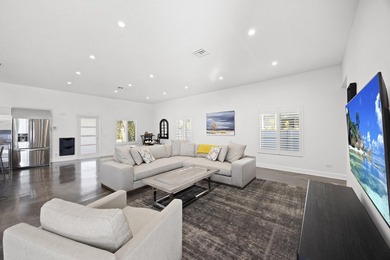 Great investment property tenant in place. Beautifully renovated - photo 10