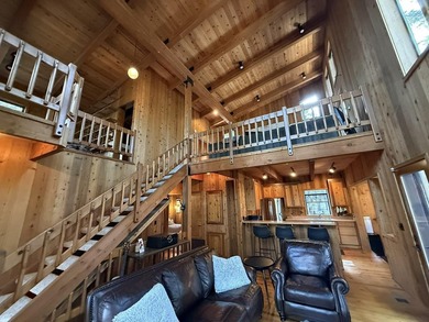 Spacious mountain home located in the highly desirable Lake - photo 23