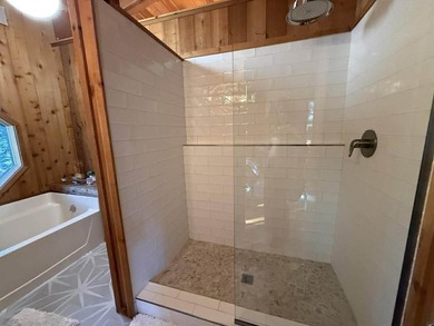 Spacious mountain home located in the highly desirable Lake - photo 32