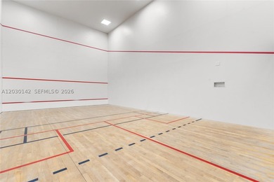 Experience one of the most unique and desirable layouts at 1010 - photo 33