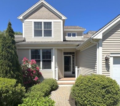 Lake Condo For Sale in Mashpee, Massachusetts