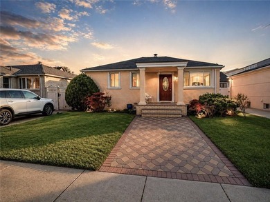 Enter into luxury with this elegant brick ranch, perfectly - photo 3