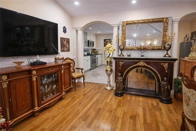 Enter into luxury with this elegant brick ranch, perfectly - photo 4