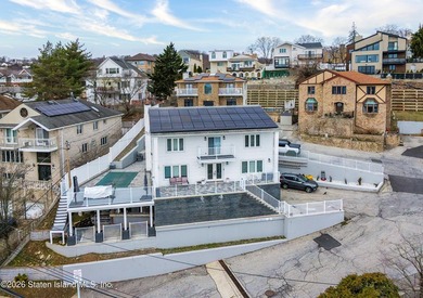 Welcome to 4 Sophia Lane - minutes from the Verrazano Bridge - photo 2