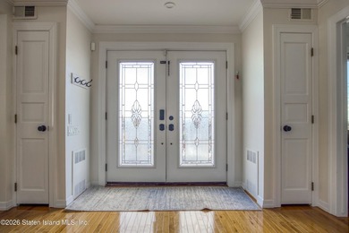 Welcome to 4 Sophia Lane - minutes from the Verrazano Bridge - photo 4