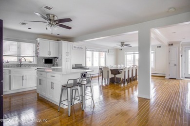 Welcome to 4 Sophia Lane - minutes from the Verrazano Bridge - photo 9