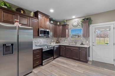 Welcome to your like-new 2023-built home! This pristine - photo 12