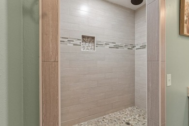 Welcome to your like-new 2023-built home! This pristine - photo 17