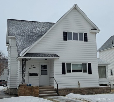 Lake Michigan - Delta County Townhome/Townhouse For Sale in Escanaba Michigan