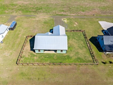 Welcome to your like-new 2023-built home! This pristine - photo 26