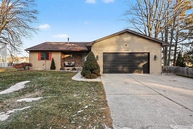 Wixom Lake Home For Sale in Beaverton Michigan