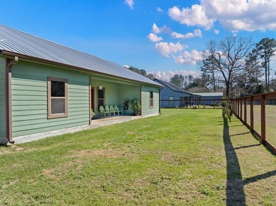 Welcome to your like-new 2023-built home! This pristine - photo 32