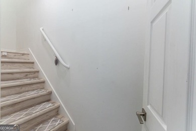 Exquisitely renovated 4BR/3.5BA home with bonus room in Reynolds - photo 38