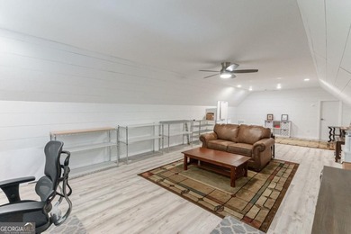Exquisitely renovated 4BR/3.5BA home with bonus room in Reynolds - photo 39