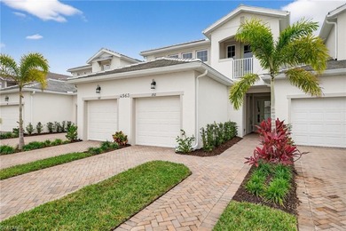 (private lake, pond, coastal) Condo For Sale in Naples Florida