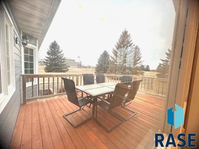 Prime executive office opportunity overlooking the 18th green in - photo 3