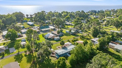 Lake George Home For Sale in Fort Mccoy Florida