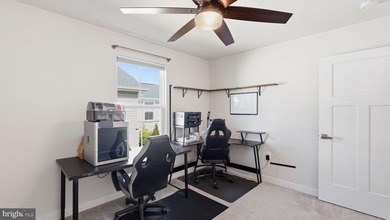 Enjoy easy living in the sought-after Pendleton golf course - photo 11