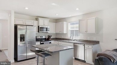 Enjoy easy living in the sought-after Pendleton golf course - photo 16
