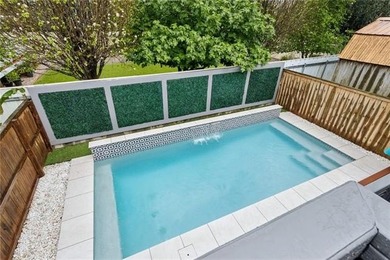 Welcome to this beautifully maintained, newer construction home - photo 18
