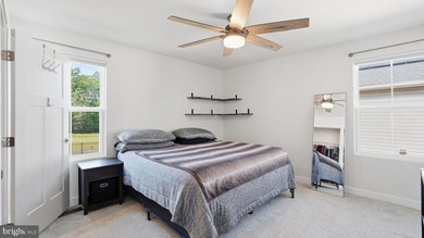 Enjoy easy living in the sought-after Pendleton golf course - photo 25