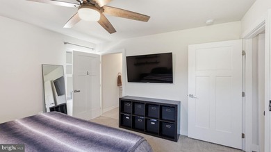 Enjoy easy living in the sought-after Pendleton golf course - photo 27