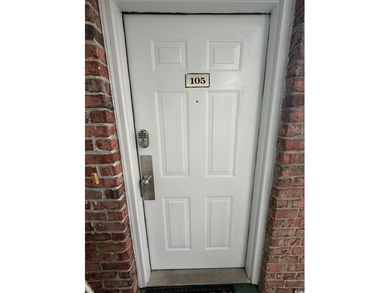 Fully Remodeled, First Floor, Corner End Unit with a Private One - photo 29