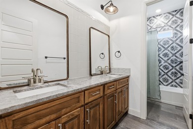 Welcome to this exceptional single-level custom home, completed - photo 34