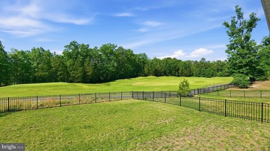 Enjoy easy living in the sought-after Pendleton golf course - photo 34