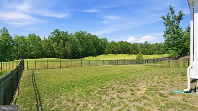 Enjoy easy living in the sought-after Pendleton golf course - photo 35