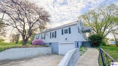 Charming 1945 home with modern updates and move-in ready! This - photo 2