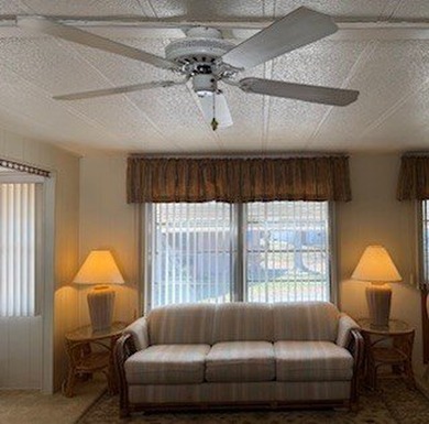 This 1974 RITZ home has 2 Bedrooms and 1.5 Baths and a bonus - photo 8