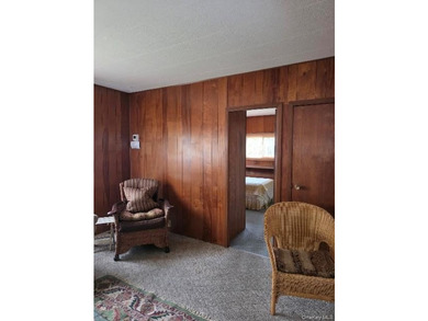 Spacious 3-bedroom, 1.5-bath mobile home filled with charm - photo 7