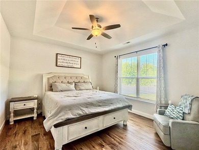 Sellers are offering a 1-year home warranty for added peace of - photo 12