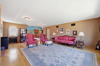 Welcome to this beautifully upgraded and meticulously maintained - photo 4