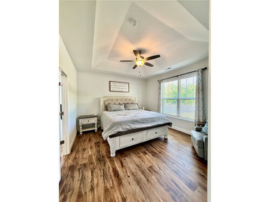 Sellers are offering a 1-year home warranty for added peace of - photo 14