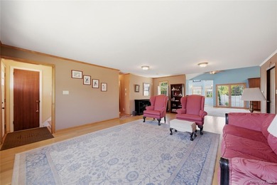 Welcome to this beautifully upgraded and meticulously maintained - photo 7