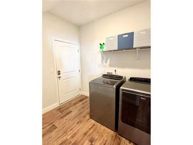 Sellers are offering a 1-year home warranty for added peace of - photo 25