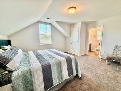 Sellers are offering a 1-year home warranty for added peace of - photo 26