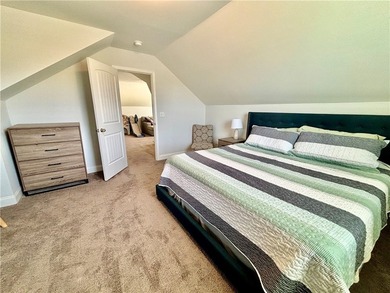 Sellers are offering a 1-year home warranty for added peace of - photo 27