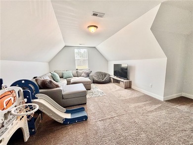 Sellers are offering a 1-year home warranty for added peace of - photo 31